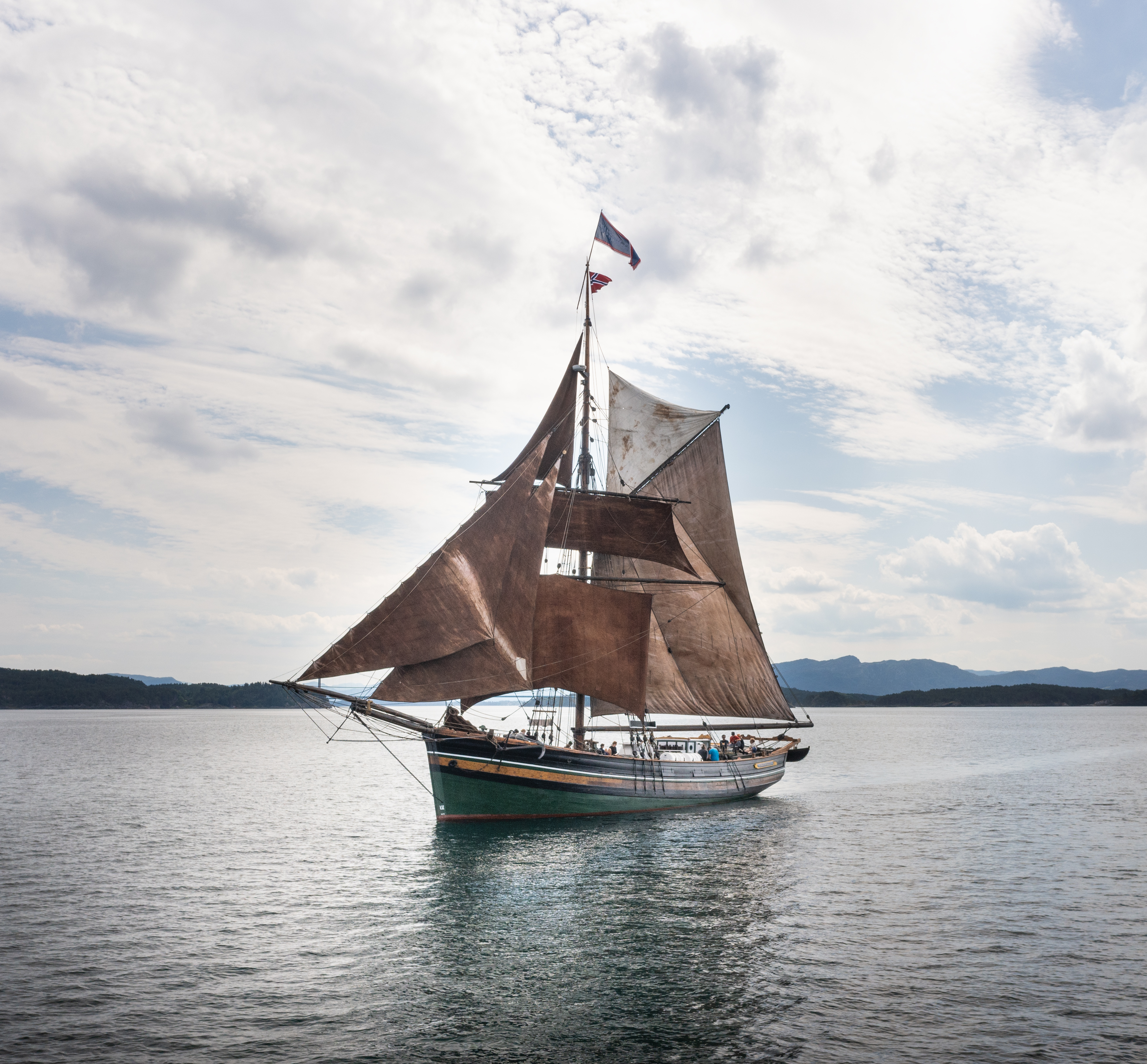 Submit photo(s) of the vessel