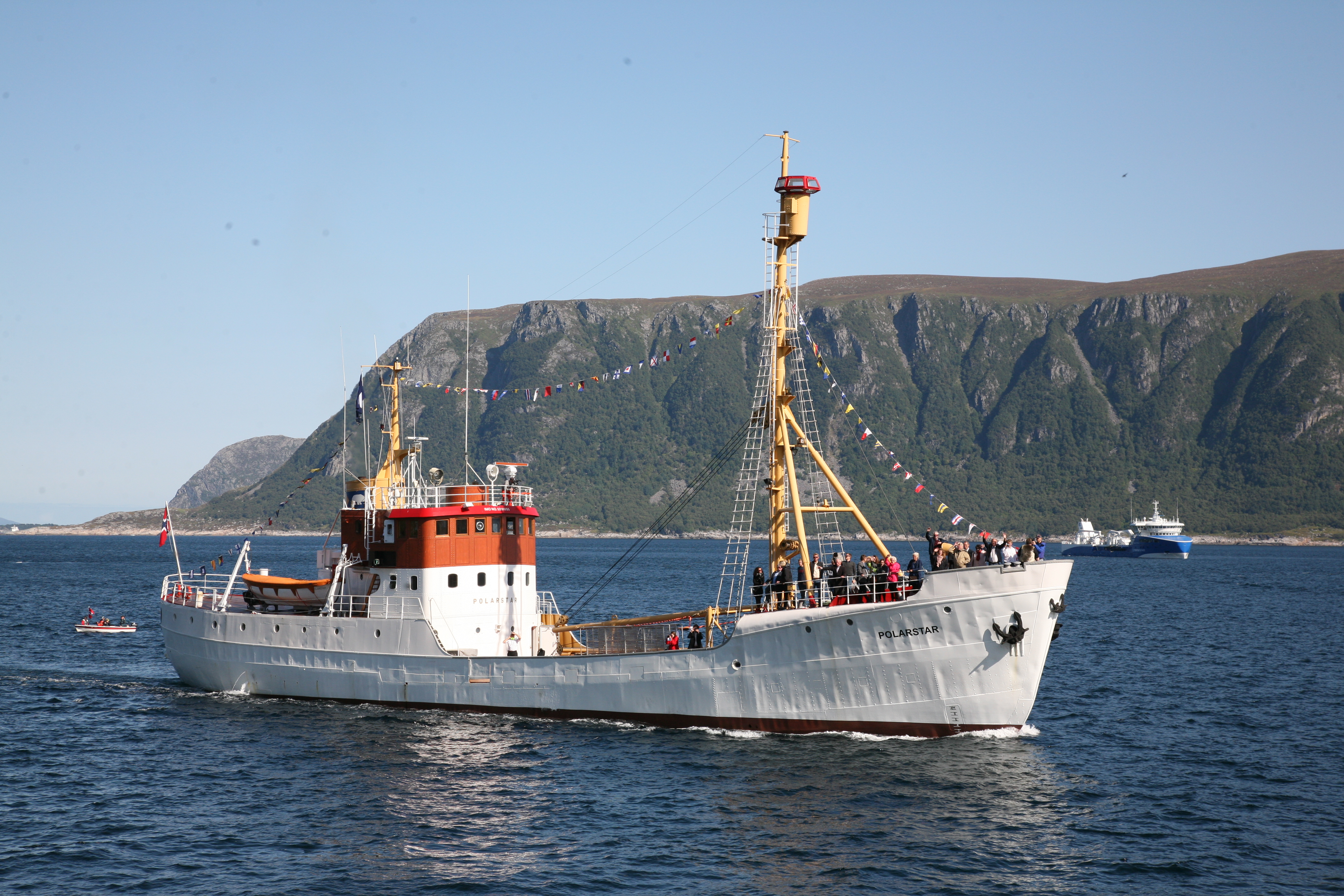 Submit photo(s) of the vessel
