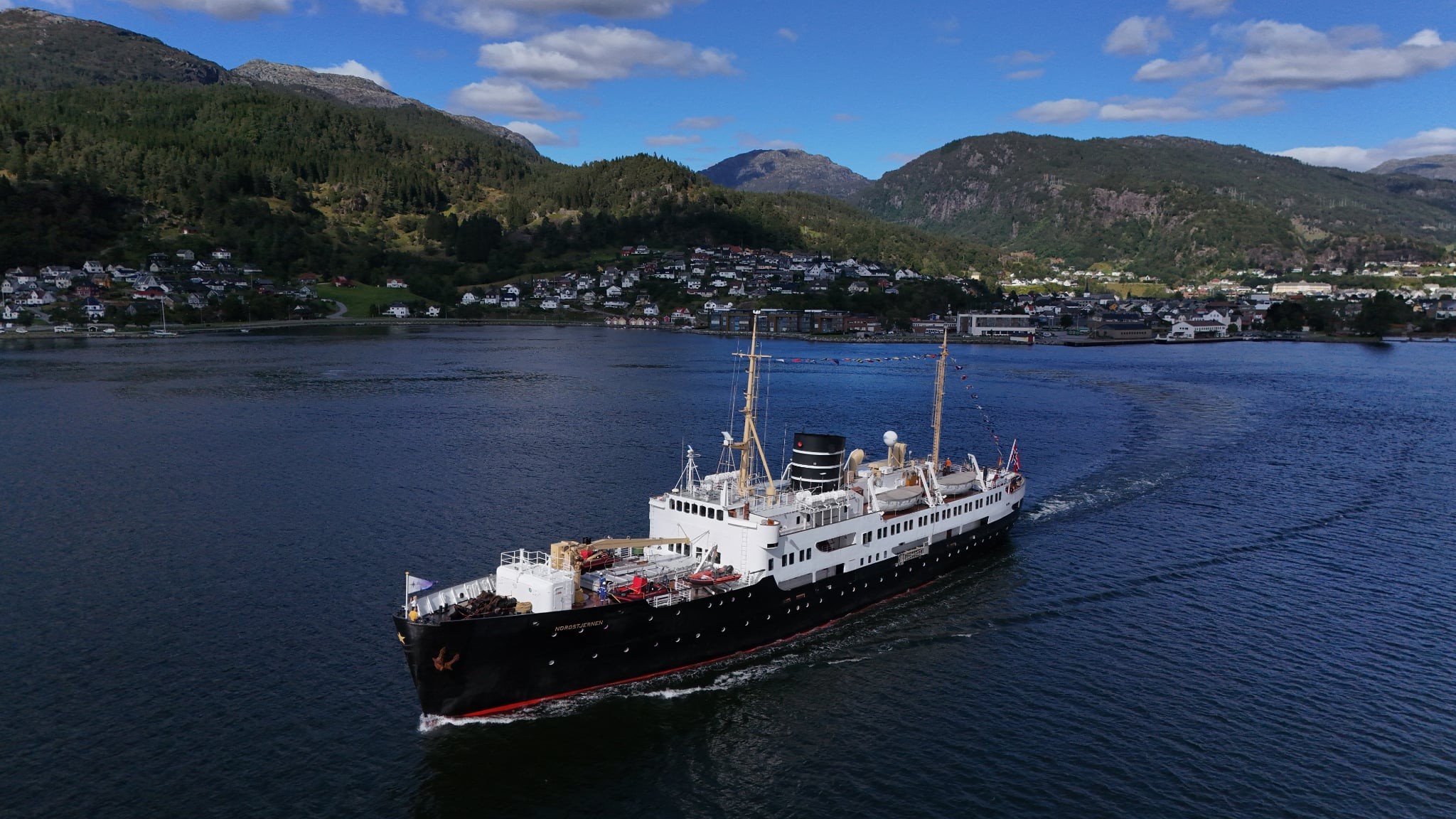 Submit photo(s) of the vessel