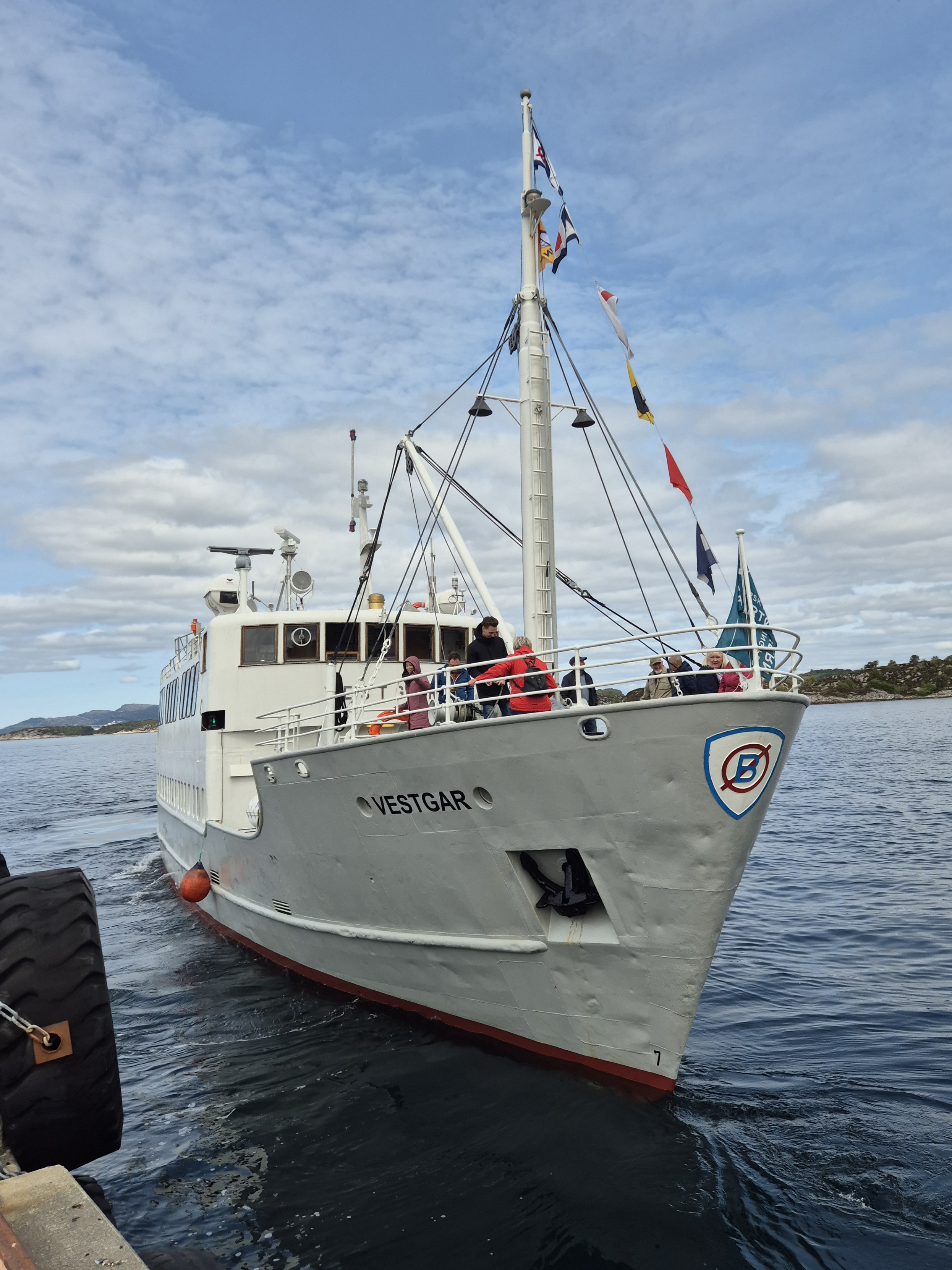 Submit photo(s) of the vessel