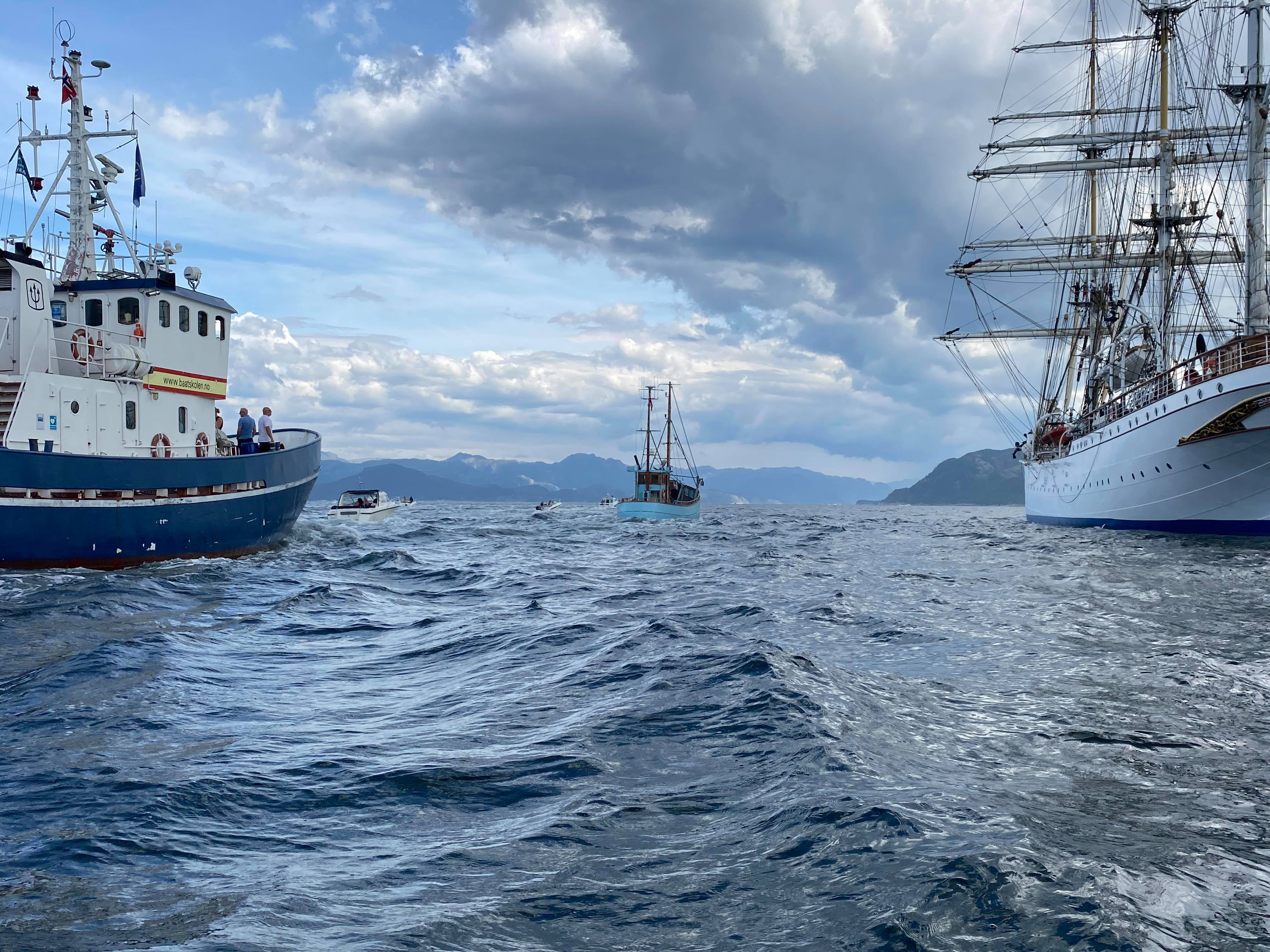 Submit photo(s) of the vessel